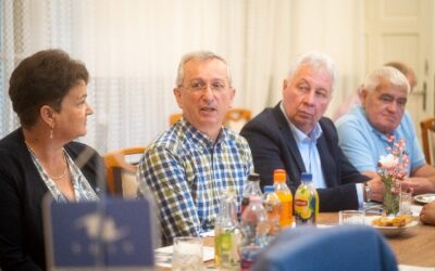 ÜLÉSEZTEK A POLGÁRMESTEREK