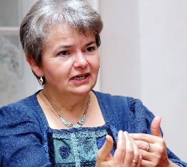 PÉCSI RITA ELŐADÁSAIT RECEPTRE KELLENE FELÍRNI